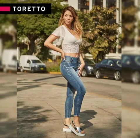  Sheyla Rojas luciendo uno de sus jeans Toretto. Foto: Facebook/Toretto    