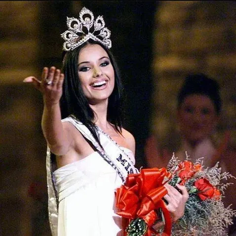 What is the life of Oxana Fedorova, the only Miss Universe removed in the history of the contest?