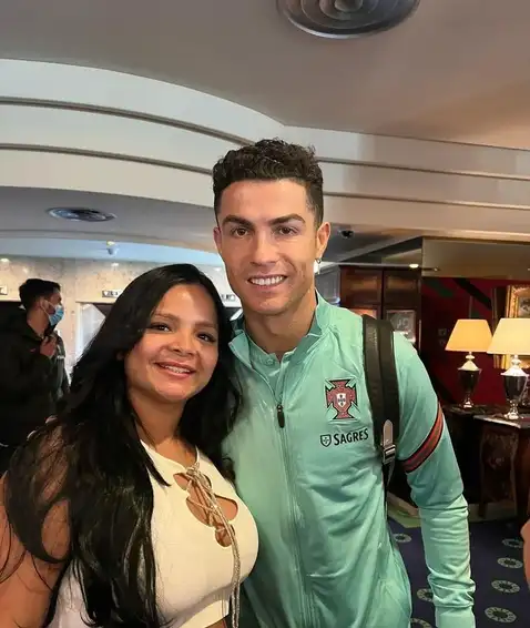 Foto que se tomó Georgilaya con Cristiano Ronaldo en el 2022. Foto: Instagram de Georgilaya Foto que se tomó Georgilaya con Cristiano Ronaldo en el 2022. Foto: Instagram de Georgilaya