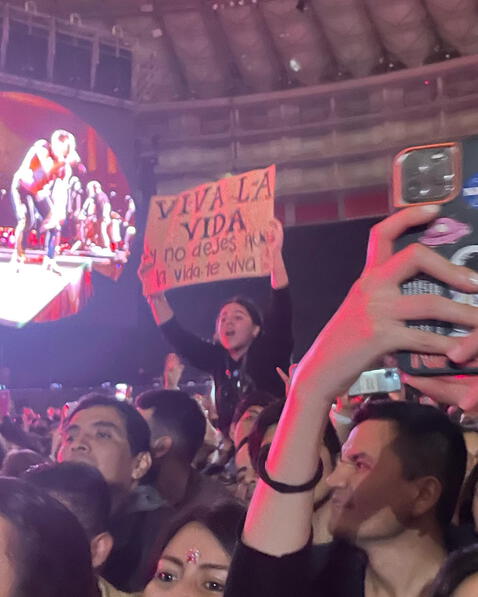 Coldplay en Perú: fanática creó cartel inspirado en la icónica frase Susy Díaz