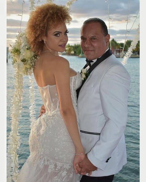  Mauricio Diez Canseco y Lisandra Lizama se casaron primero en Cuba. Foto: Mauricio Diez Canseco/Instagram<br><br>    