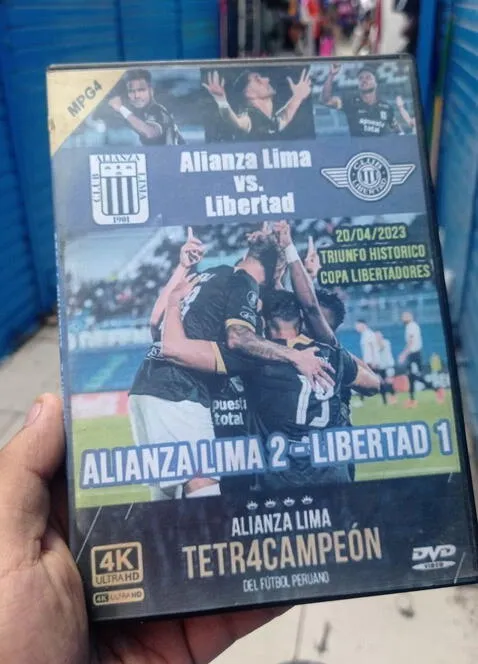 Hinchas venden DVD del triunfo de Alianza Lima en Copa Libertadores: 