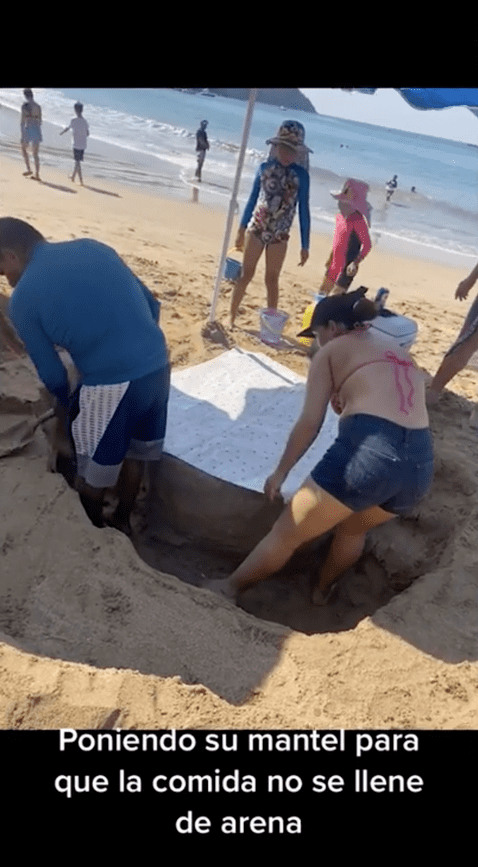 Viral TikTok mesa en la playa