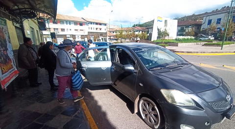 Conductores de colectivos hacen su agosto durante paralización en la región Cusco