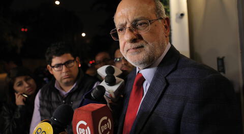 Abugattás: Pedro Castillo me ofreció ser primer ministro, pero me pidió mantener a Juan Silva en el MTC