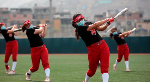 Selección de sóftbol femenino entrena tras coronarse bicampeona en Ecuador