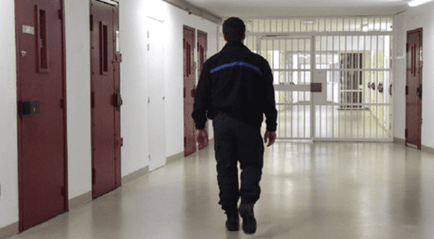 Detienen a guardia que ofrecía sexo oral a presos a cambio de informes de buena conducta