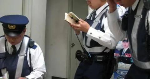 Se le ocurre hacer spoiler de un videojuego durante transmisión y termina arrestado