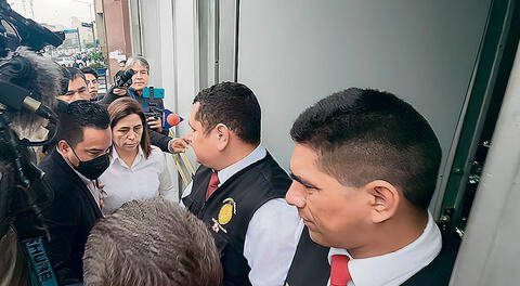 Expresidenta de EsSalud Rosa Gutiérrez acudió a Fiscalía a sustentar sus denuncias