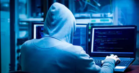 ¿Qué productos y servicios ofrecen los hackers en la Dark Web y por qué son tan peligrosos?