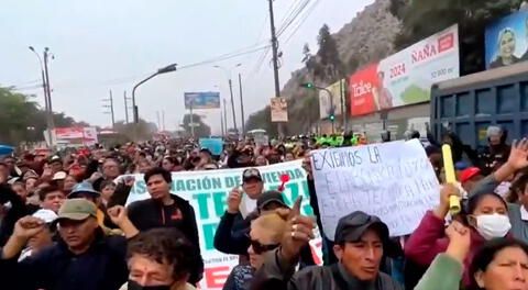 Protesta en Chosica: bloquean km 39 de la Carretera Central por abandono del Estado ante huaicos