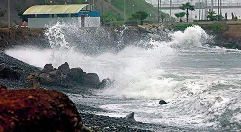La Marina anuncia oleajes anómalos en playas durante 3 días: por qué y todo lo que debes saber