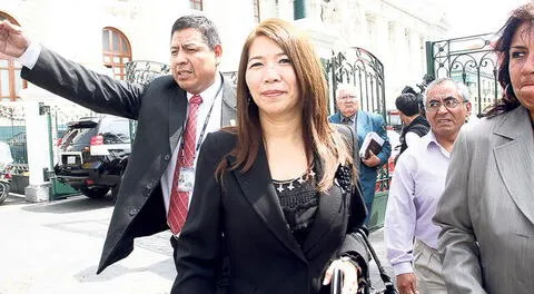 Postergan votación de la inhabilitación de María Cordero Jon Tay por recorte de sueldo