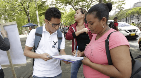 Cuidado con aceptar regalos en la calle a cambio de tus datos personales: Estos son los peligros