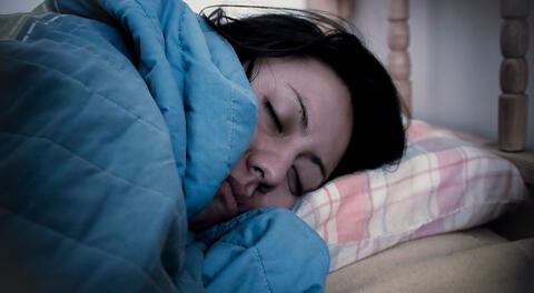 No son 8: las horas de sueño que necesitas dormir para sentirte bien, según especialistas