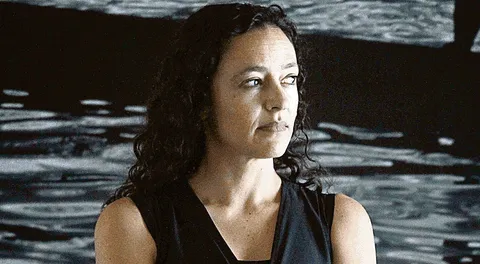 Lina Meruane: “los gobiernos de derecha no quieren una ciudadanía crítica y pensante”
