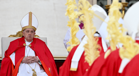 El papa Francisco sorprende al no leer la homilía en la misa del Domingo de Ramos
