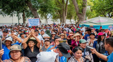 Piura: vecinos protestan para exigir licitación del proyecto de agua potable para 96 asentamientos