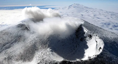 El único volcán de la Tierra que 'arroja oro' y está cerca de Sudamérica: cada erupción vale más de US$6.000