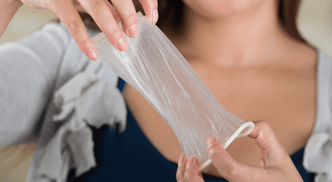El condón femenino: ¿cuál es su diferencia con el convencional y cómo usarlo?