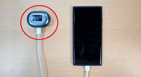 Descubre qué ocurre si conectas tu celular al estuche de tus audífonos bluetooth