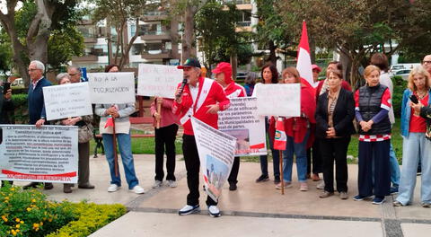 Juntas vecinales de Lima marchan contra "malas prácticas" de constructoras y el Ministerio de Vivienda