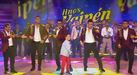 Hijo de Jonathan Rojas cautivó al cantar en vivo icónica canción junto con Hermanos Yaipén
