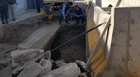 Vía asfaltada se hunde previo a su inauguración en Arequipa y no habrá sanción para empresa