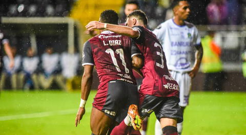 ¡Celebra el Monstruo Morado! Saprissa ganó 3-1 Comunicaciones y accedió a la Copa de Campeones de la Concacaf