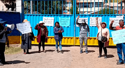 Cierran puertas de colegio en Puno para evitar retorno de directora: señalan que maltrata a alumnos