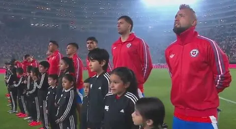 Lamentable: hinchas de la selección peruana pifiaron el himno de Chile previo al partido por Eliminatorias