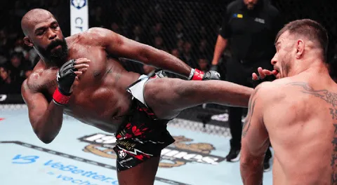 ¡Jon Jones sigue en lo más alto! El campeón venció a Stipe Miocic en la estelar de la UFC 309