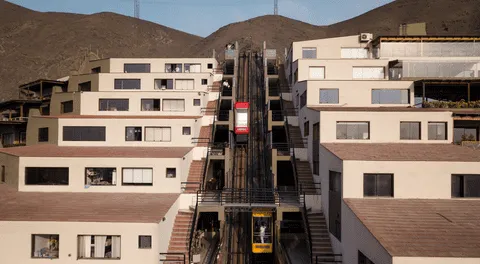 Este ascensor de 20 pisos fue construido sobre un cerro de Surco y desafía la ingeniería: tiene asientos y funciona desde hace 15 años