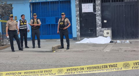 Sujetos en motocicleta acribillan a vecino del Rímac en la puerta de su casa, a una cuadra de la comisaria