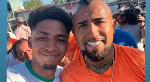 Futbolista de Liga 1 se luce con Arturo Vidal en actividad navideña en Chile: "Con el 'King'"