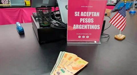 Inmigrantes en EE. UU. revelan que restaurantes en Miami ‘reciben pesos argentinos’ como método de pago