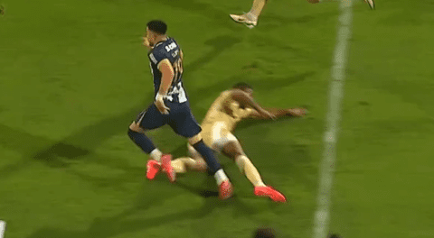 Aldair Fuentes y su brutal barrida contra Cantero que le costó la expulsión en el Alianza Lima vs Cusco FC