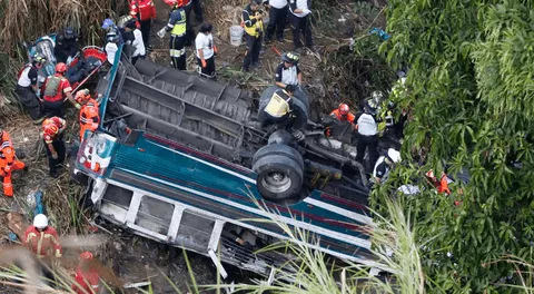 Al menos 51 personas mueren al caer bus del Puente Belice en Guatemala: fallo en el sistema de frenos habría causado el accidente