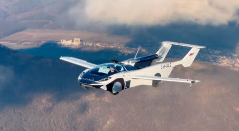 El auto volador llegaría en 2026: AirCar tiene alas y puede alcanzar los 250 km/h en el aire