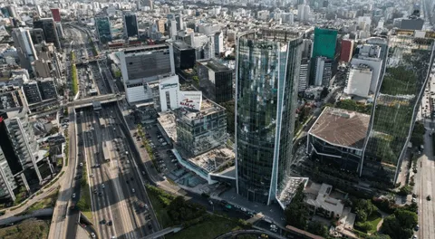 EY Perú: Incertidumbre política y transformación digital concentran los mayores riesgos económicos para las empresas