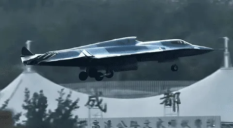 El J-36, la máquina de guerra aérea de China que amenaza la supremacía aérea de Estados Unidos sin ser detectado