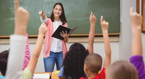 Día del Maestro 2025: frases, felicitaciones y mensajes bonitos para enviar por WhatsApp a los profesores HOY 6 de julio en Perú