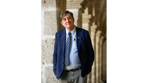 Luis García Montero: “La RAE no es dueña del idioma y por eso tiene que respetar la diversidad”