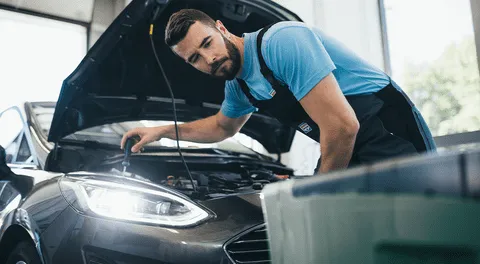 ¿Vas a viajar en auto? Los detalles que no puedes pasar por alto para garantizar un paseo seguro