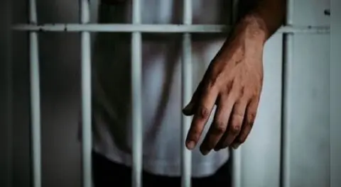 Suboficial de la FAP detenido tras grave acusación de agresión sexual y poseer material de abuso infantil