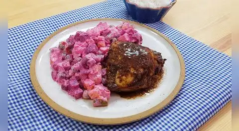 Menú del día: Esta es la forma más práctica de preparar pollo al horno con ensalada rusa en casa