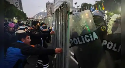 Manifestante con discapacidad intelectual estuvo 4 días detenido tras marchar pacíficamente el 15 de octubre, según su abogado: "Recibió golpes"