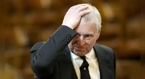 Reino Unido: piden al gobierno despojar de sus títulos al príncipe Andrés por acusaciones de agresión sexual