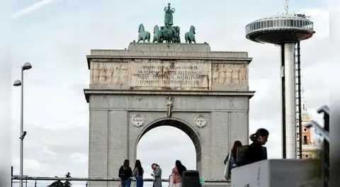 España: Pedro Sánchez anuncia retirada de símbolos y monumentos que rinden homenaje al dictador Francisco Franco