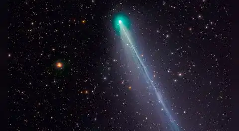 El cometa Lemmon, que aparece una vez cada mil años, está su punto máximo y es visible junto a la lluvia de estrellas oriónidas